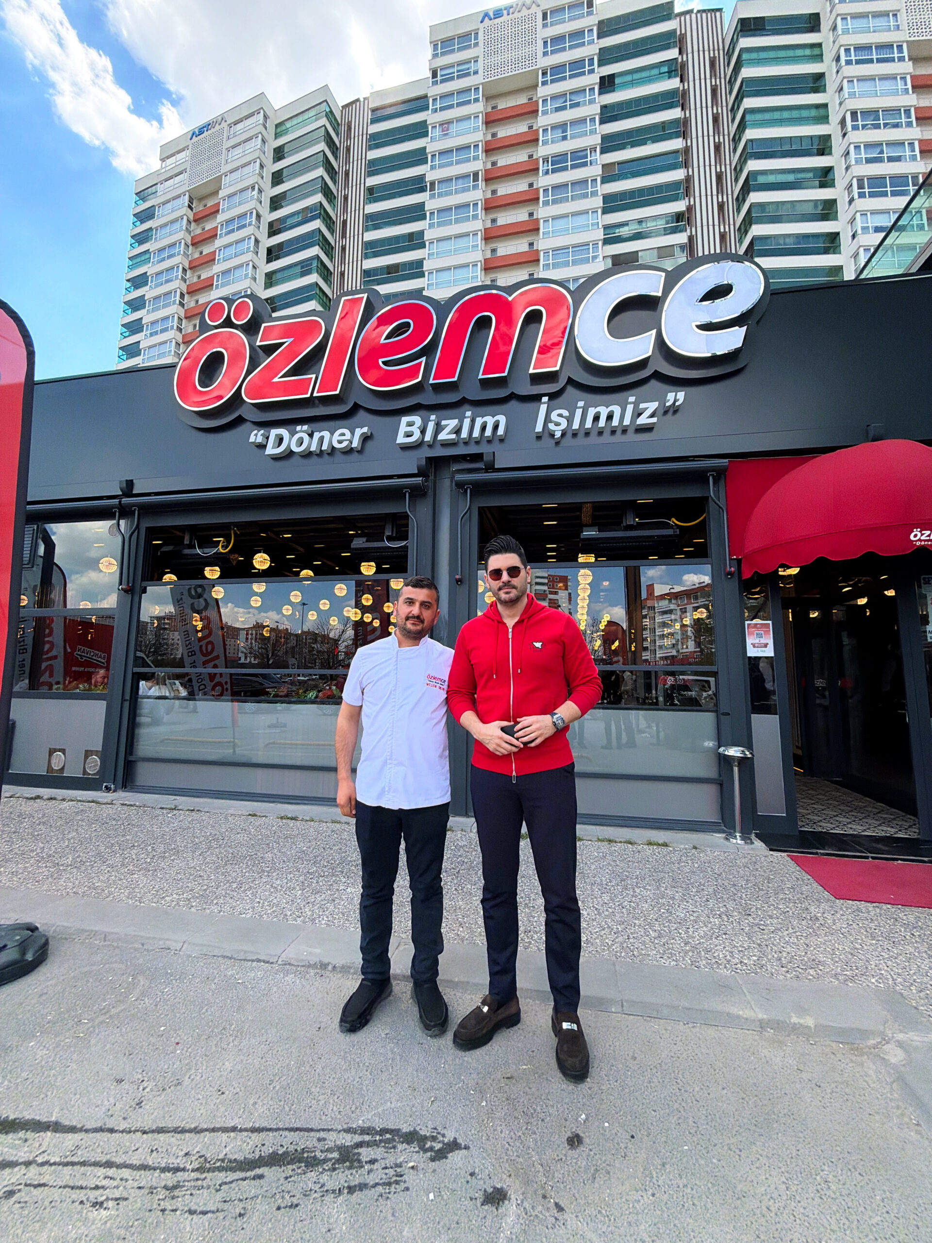 Özlemce Döner | Tolgahan Sayışman Özlemce Döner Çakırlar Şubemizde